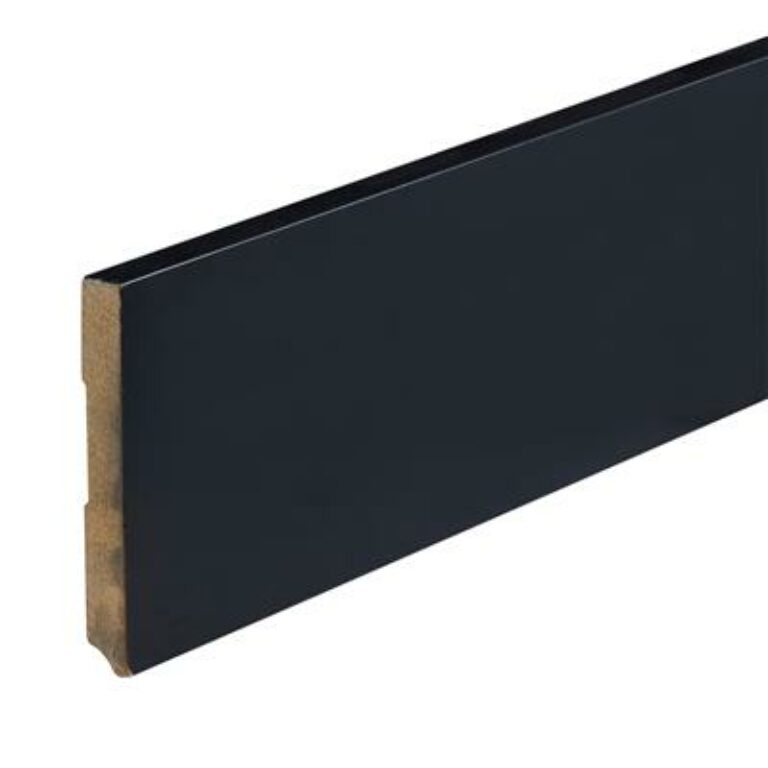 Co-pro zwart gelakte plint Amsterdam 9005 – 15x120mm