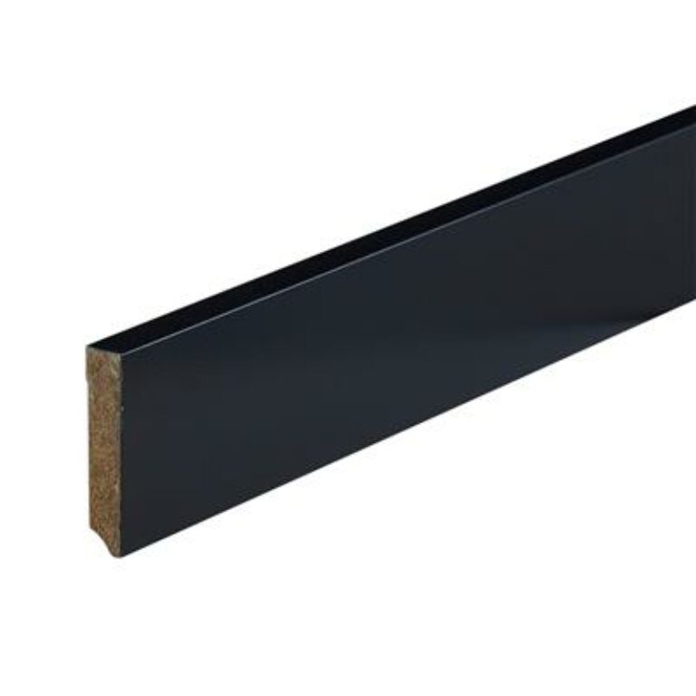 Co-pro zwart gelakte plint Amsterdam 9005 – 15x70mm