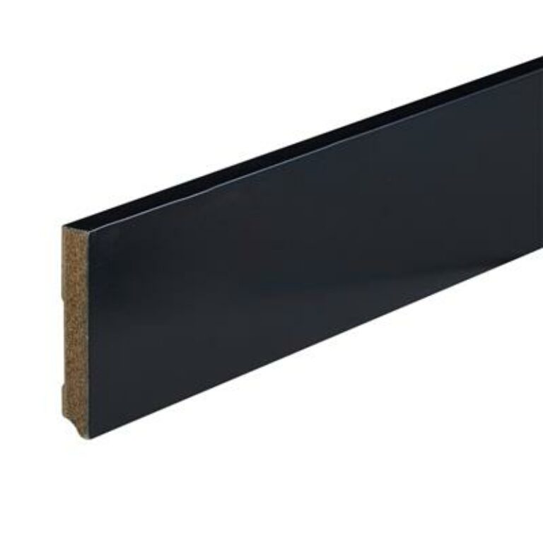 Co-pro zwart gelakte plint Amsterdam 9005 – 15x90mm